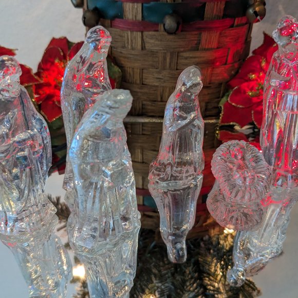 6 Piece Iridescent Glass Nativity Figures + Vibrant Needlepoint-Like Placemat - Picture 4 of 13